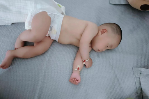 衡水宝宝老打喷嚏怎么办